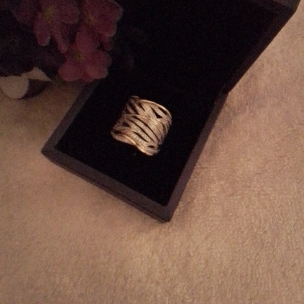 Elegant Silver Ring